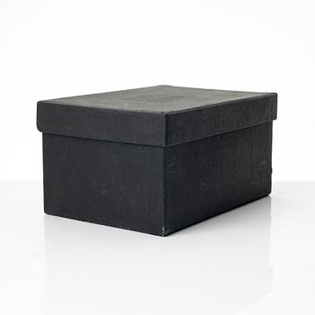 Wu Quan Xiang, A Chinese yixing teapot and a bowl with sieve and four cups, 1980s.