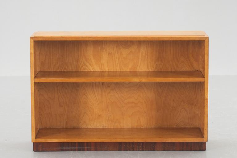 HYLLA, troligen Axel Einar Hjorth.