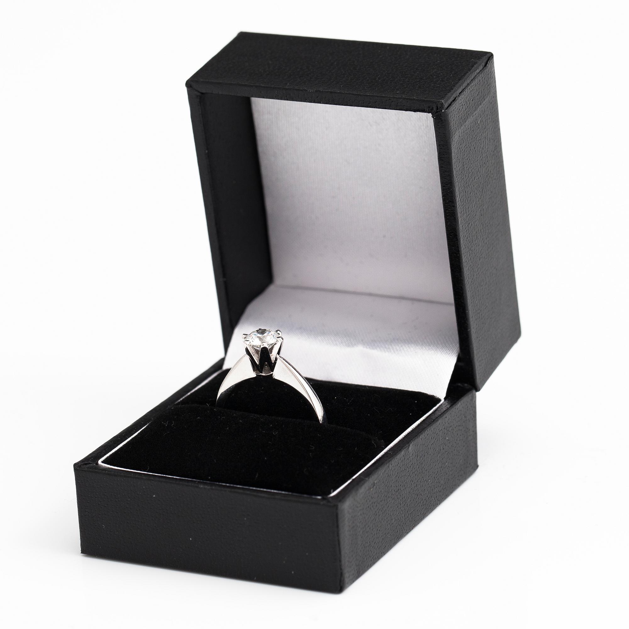 A 14K white gold ring with a brilliant cut diamond, 0.71 ct. Toivo Konstantin Alenius, Vasa 2020. With GIA certificate.