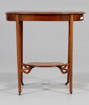 DAMARBETSBORD, 1800-talets första hälft.