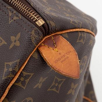 Louis Vuitton, a 'Keepall 55'' wekendbag.