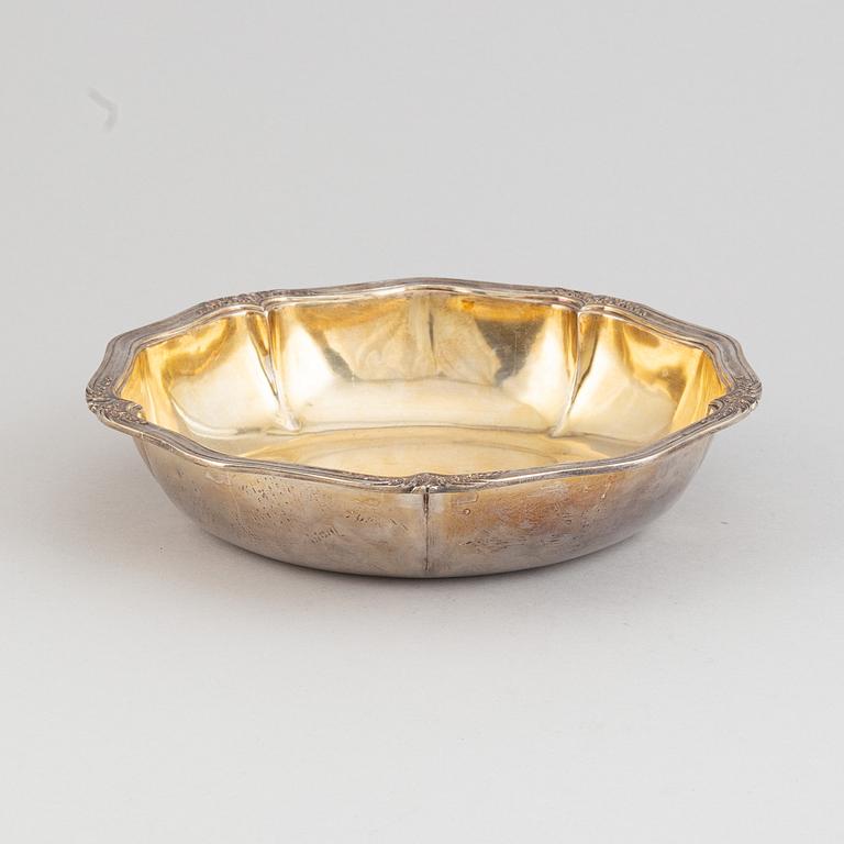 Two French 19th century silver 950/1000 dishes, after 1838.