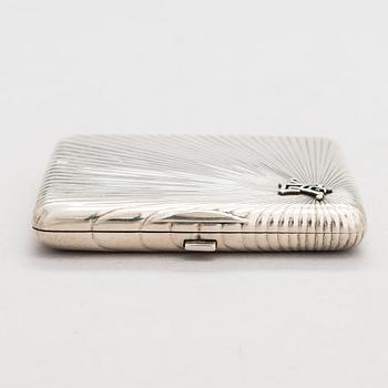 A silver cigarette case, maker's mark of Johan Allenius, Saint Petersburg, Russia 1898.