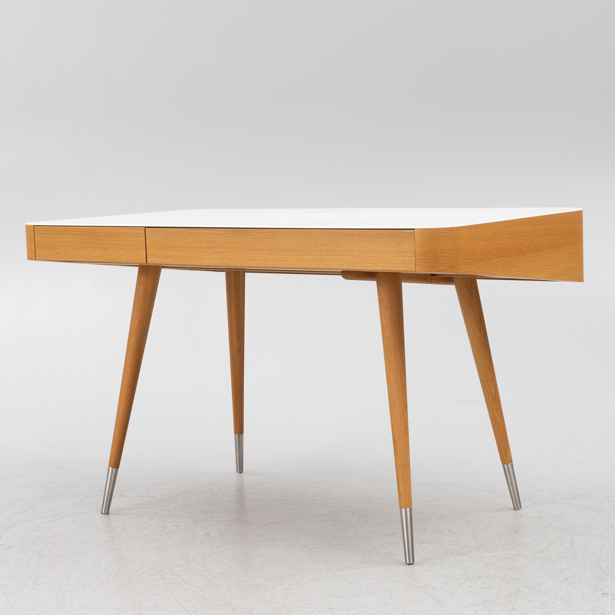 Nissen & Gehl, skrivbord modell "1330", samt stol,  Naver Collection, Danmark.