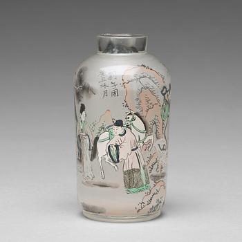 A Chinese glass snuff bottle, Qing dynasty, 19th Century.