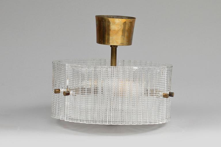 VÄGGLAMPETTER, ett par och TAKLAMPA, Carl Fagerlund, Orrefors, 1900-talets andra hälft. Diam 26.