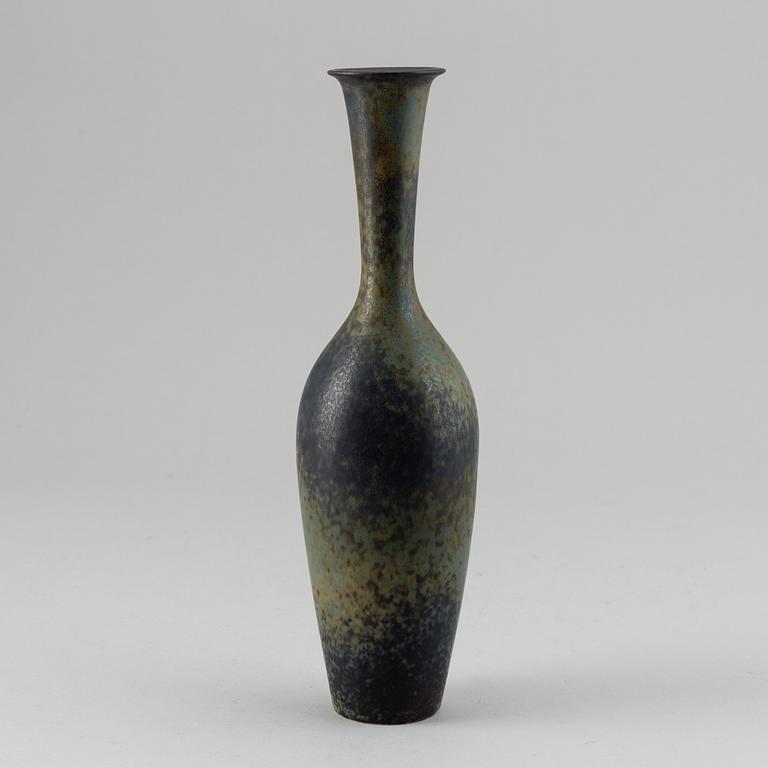 GUNNAR NYLUND, a stoneware vase, Rörstrand. Sweden 1950-60's.