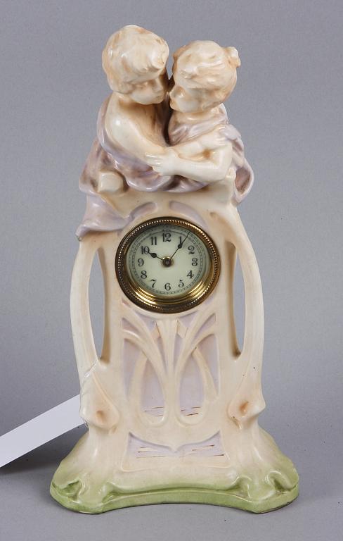 BORDSUR, porslin, jugend, 1900-talets början.