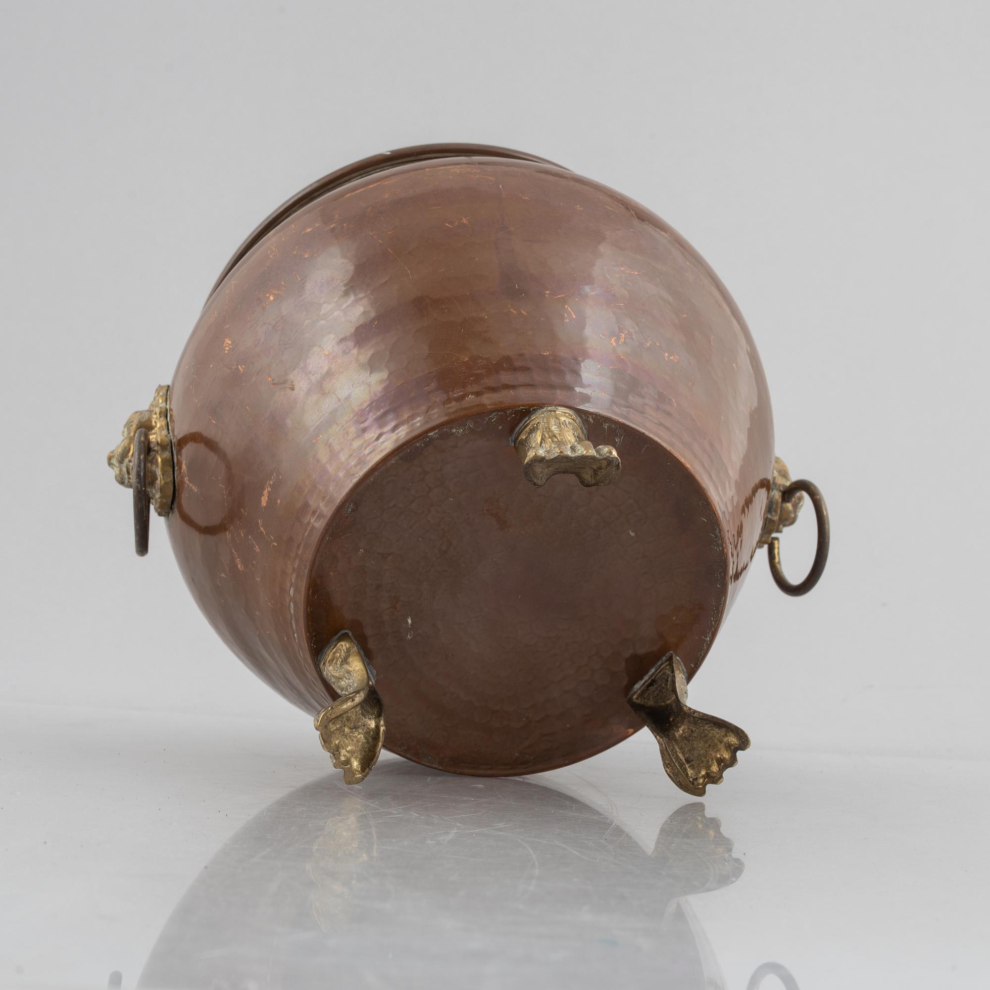 Champagne cooler, brass and copper, late 19th Century.