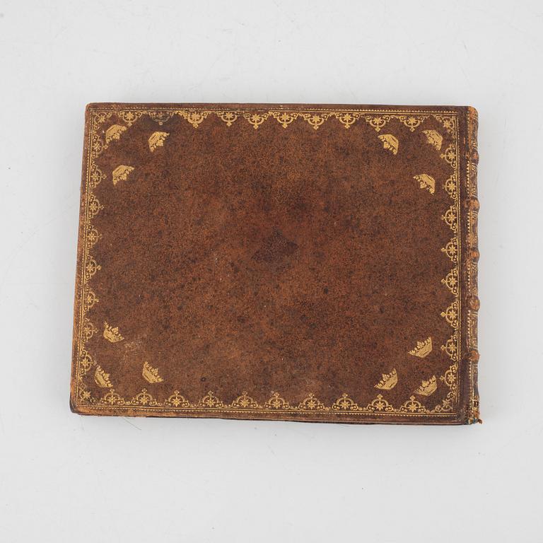 Album från 1746 med 22 akvareller över fästningar, gåva av Gabriel Cronstedt till tronföljaren Adolf Fredrik.