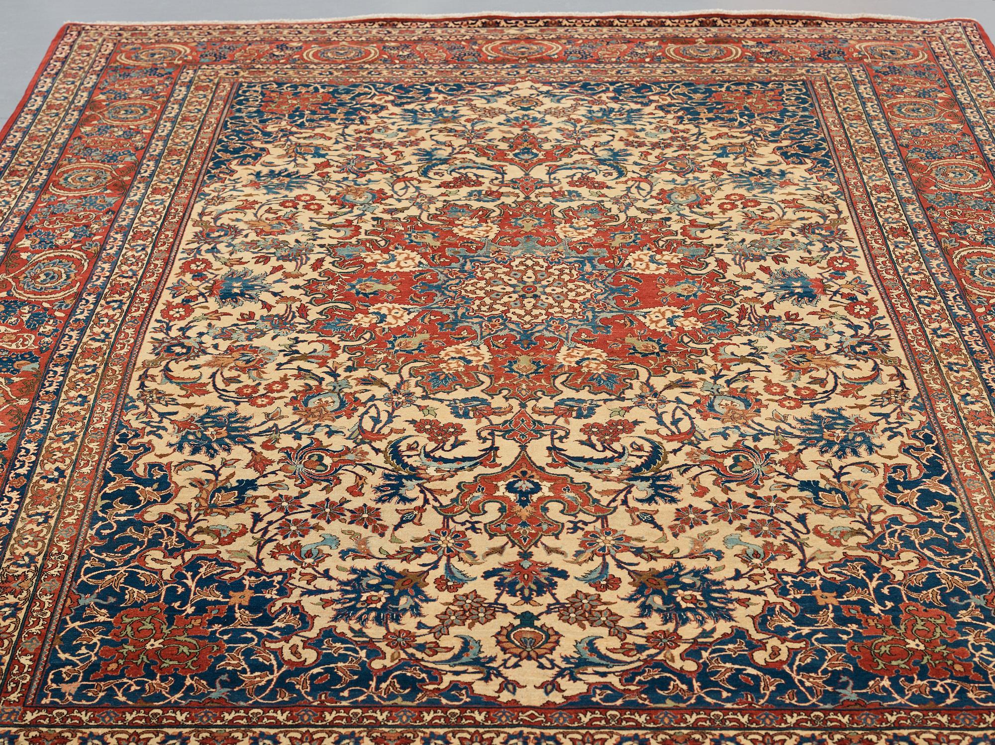MATTO, a semi-antique Esfahan, ca 334 x 237,5 cm.