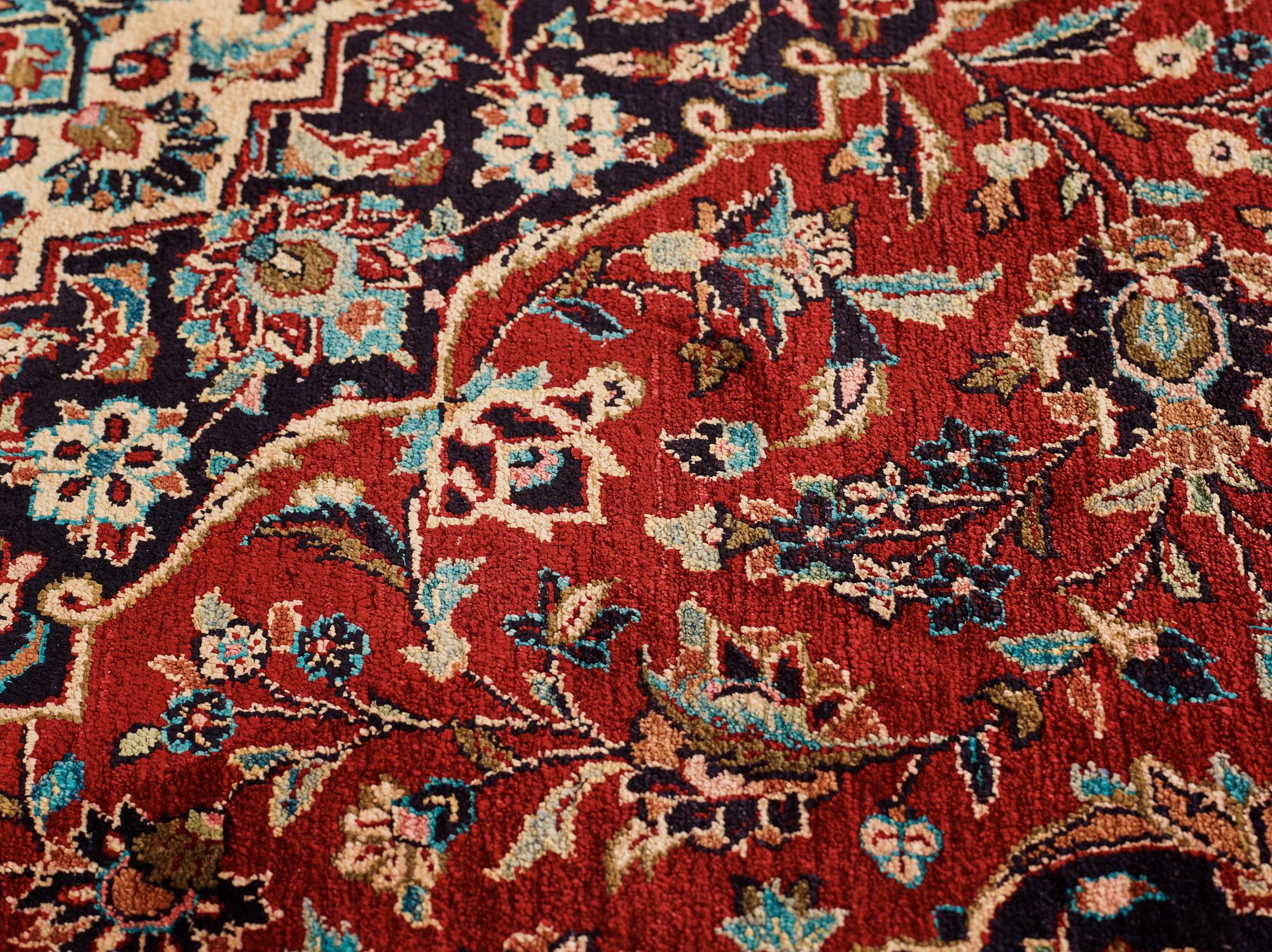 A rug, Old, silk Kashan, ca 224 x 138,5 cm.