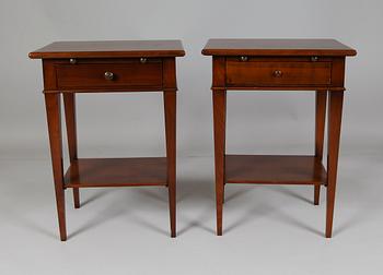 SÄNGBORD, 1 par, Richelieu, Frankrike, 1900-talets andra hälft.