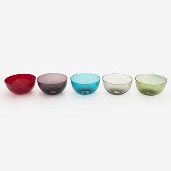 Kaj Franck, a serving bowl '1329' and a 12-piece set of dessert bowls model '1340', Nuutajärvi, Notsjö.