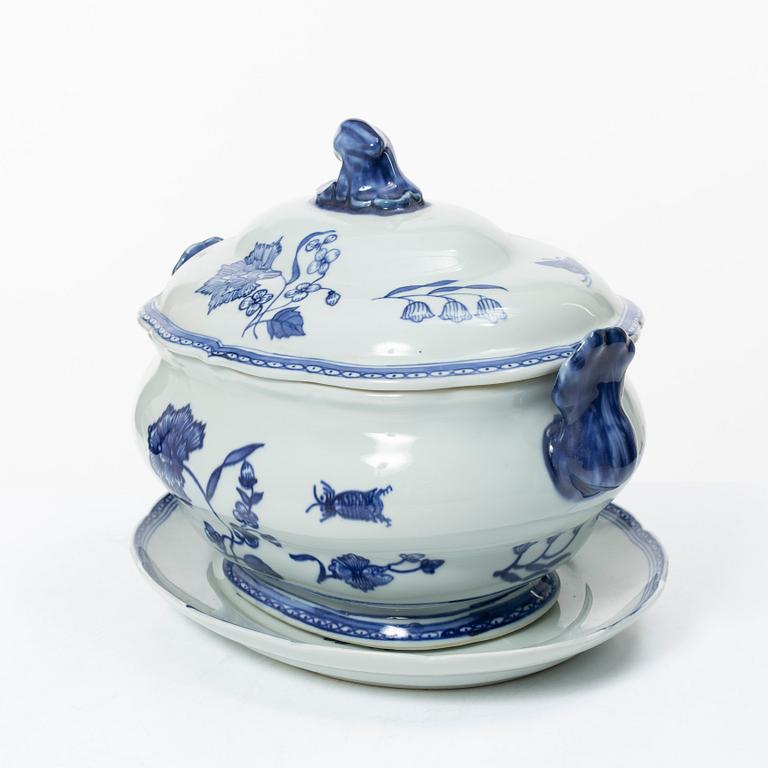 Tureen with lid and platter, porcelain, "Clove", IKEA's 18th-century series, 1990s.