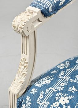 KARMSTOLAR, ett par, gustaviansk stil, 1900-tal.