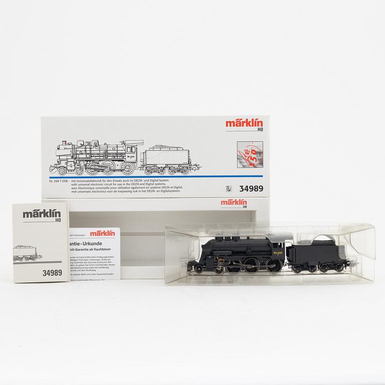 Märklin, two steam locomotives gauge H0, model 37037 and 34989, in boxes.
