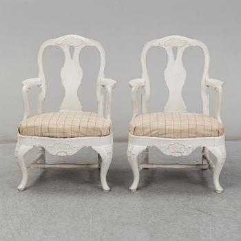 KARMSTOLAR, ett par, rokokostil, 1900-talets andra hälft.