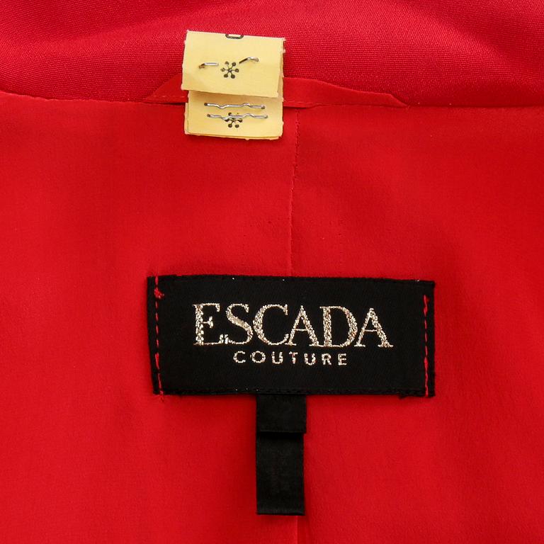 DRÄKT, Escada.