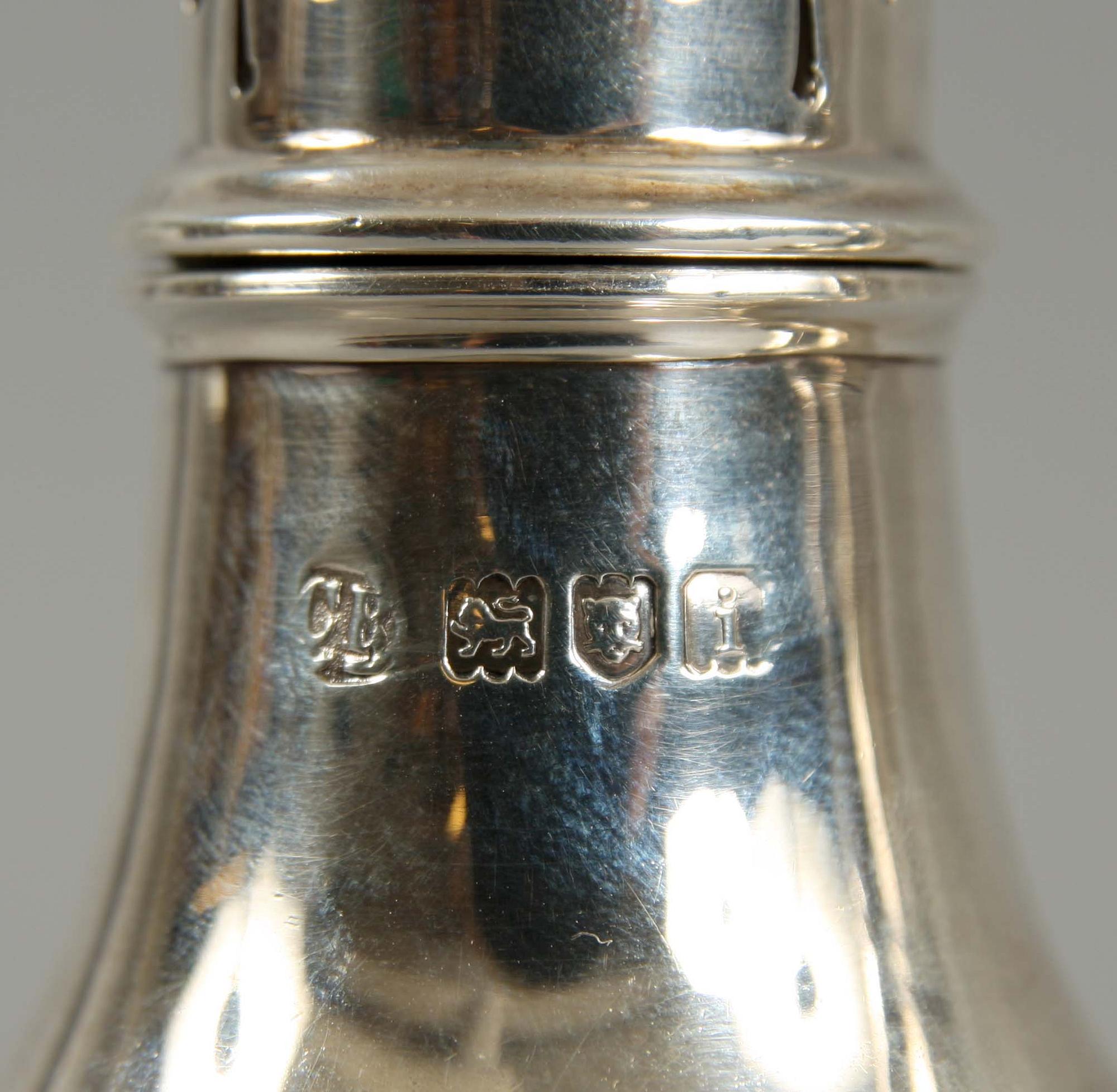 SOCKERRUSKOR, ett par, silver, London, England 1904-05.