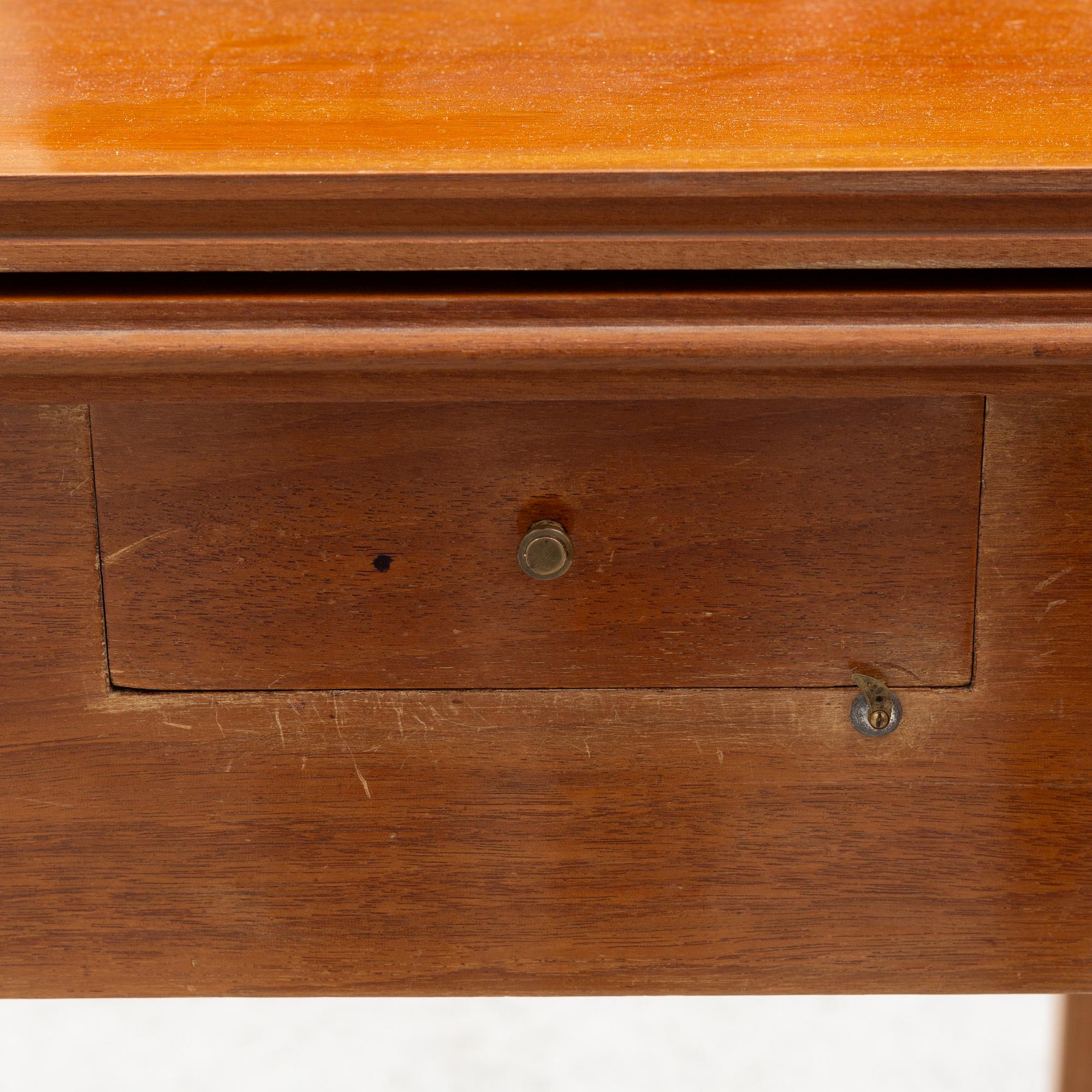 A late Gustavian card table, from around the year 1800.