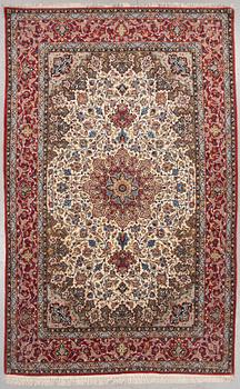 MATTA, old, Isfahan, part silk, ca 312 x 199 cm.
