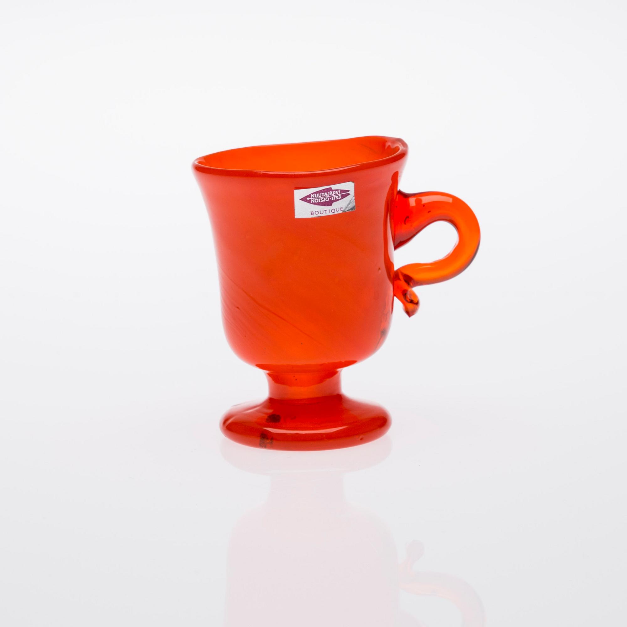 KONSTGLAS, etikettmärkt Nuutajärvi Boutique.