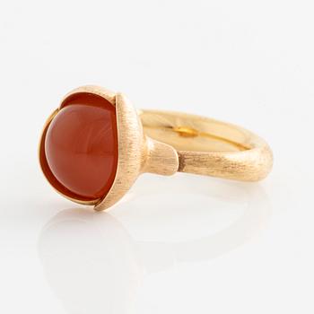 Ole Lynggaard, ring, "Lotus", 18K gold with carnelian.