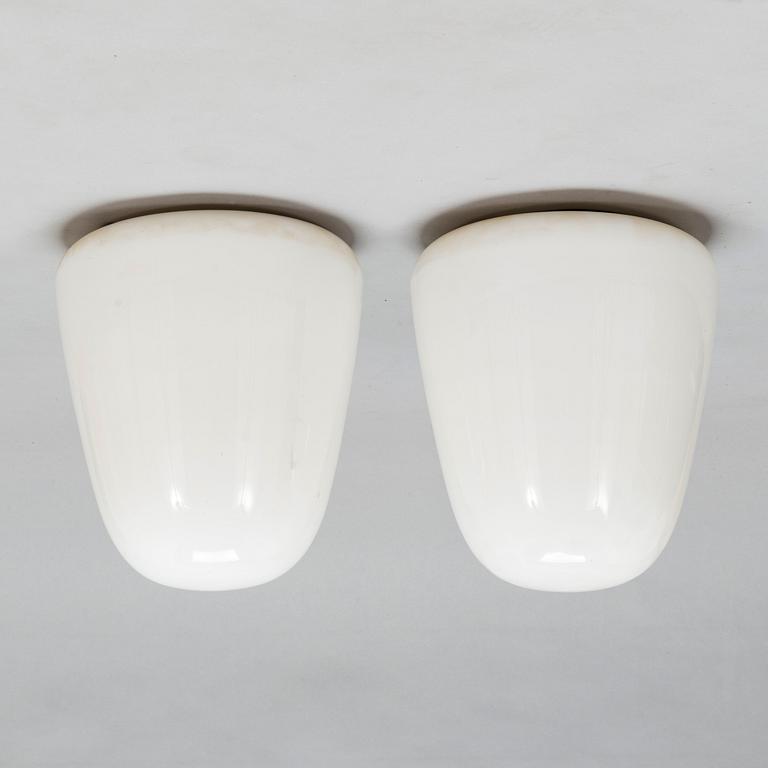 Paavo Tynell, taklampor, ett par, modell 2048,  Idman 1900-talet mitt.