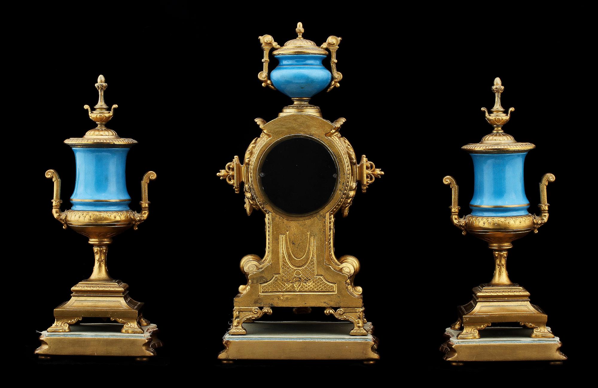 BORDSGARNITYR, 3 delar, Louis XVI-stil, 1800-talets andra hälft.