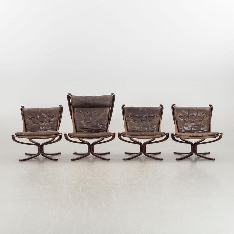 SIGURD RESSEL, fåtöljer, 4 st, och ett bord, "Falcon", Vatne Möbler Norge, 1970-tal.