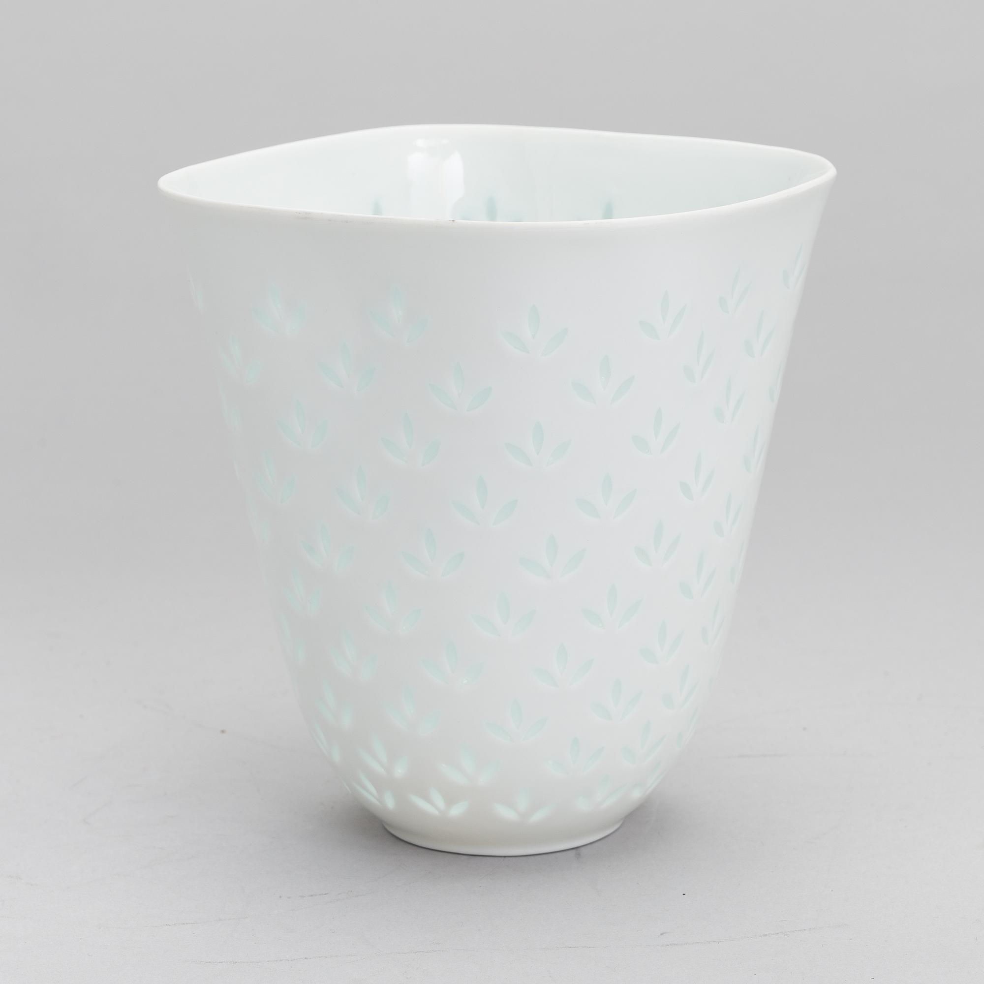 FRIEDL HOLZER-KJELLBERG, VASE, rice porcelain, signed F.H.Kj. Arabia Made in Finland.