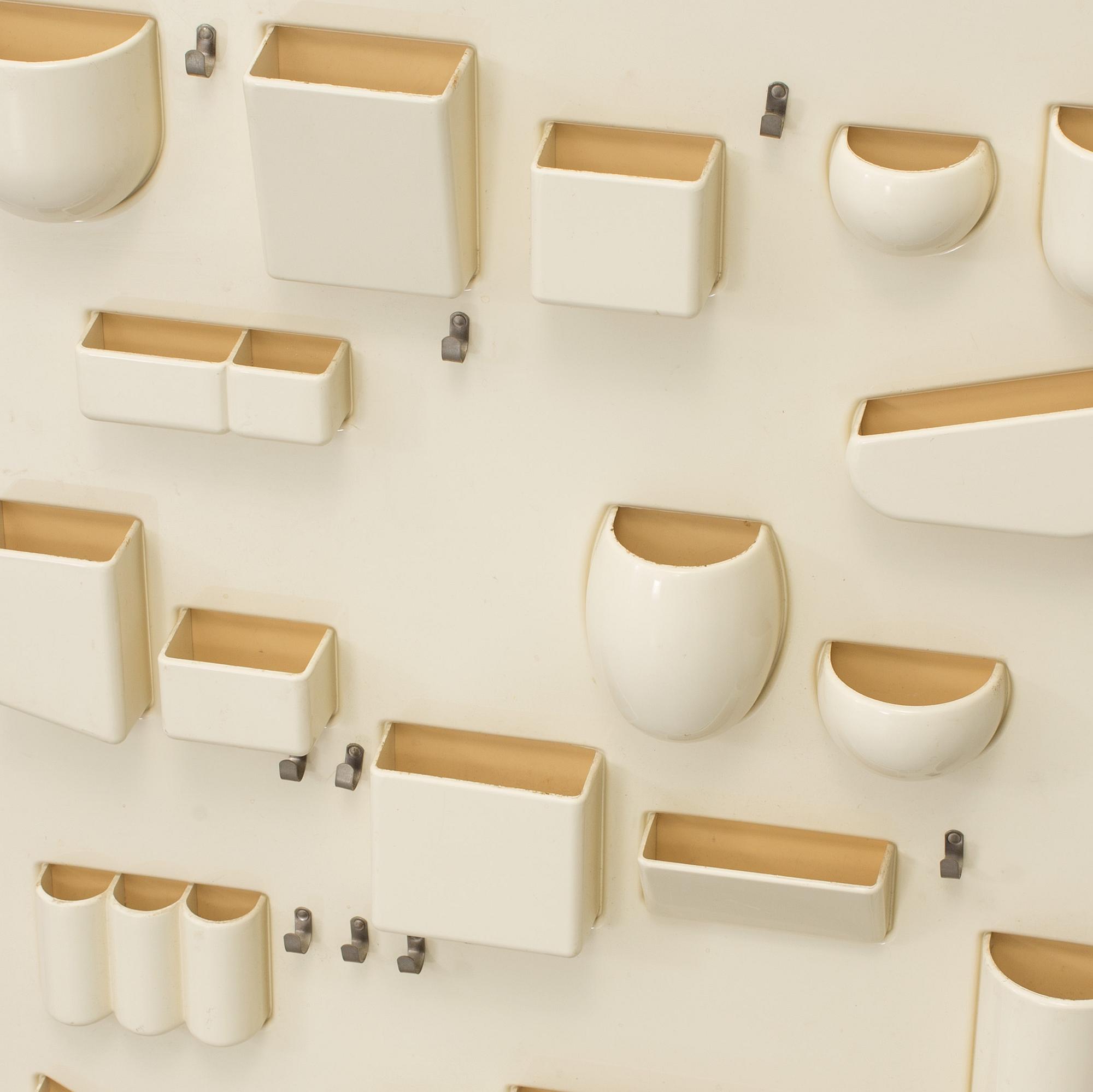 a plastic wall organiser "UtenSilo" by Dorothee Maurer-Becker in 1969.