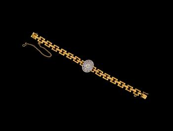 404. ARMBAND, 56 guld gammalslipade diamanter ca 2.65 ct. St Petersburg 1898 - 1903. Vikt 23,6 g.