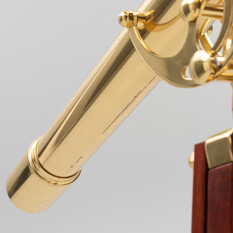 A Harbormaster telescope, 21st century.