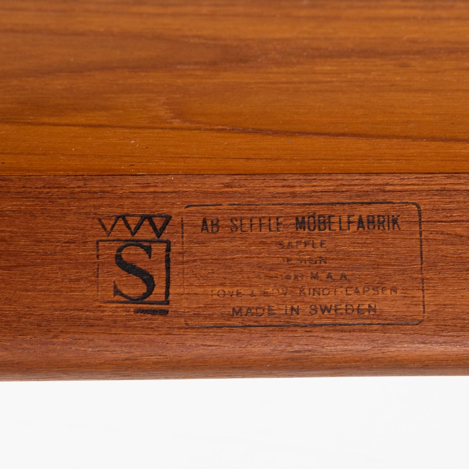 Tove & Edvard Kindt Larsen, coffee table, model 125, AB Seffle Möbelfabrik, 1950/60s.