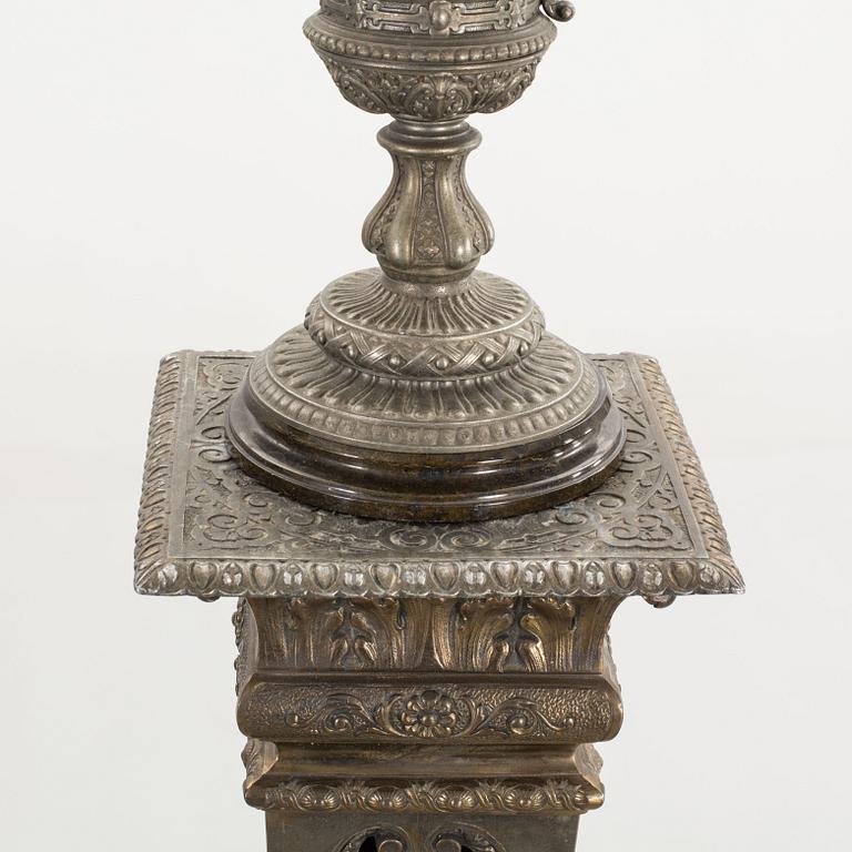 TWO PEDESTAL WITH LAMPS LATE 19TH CENTURY.