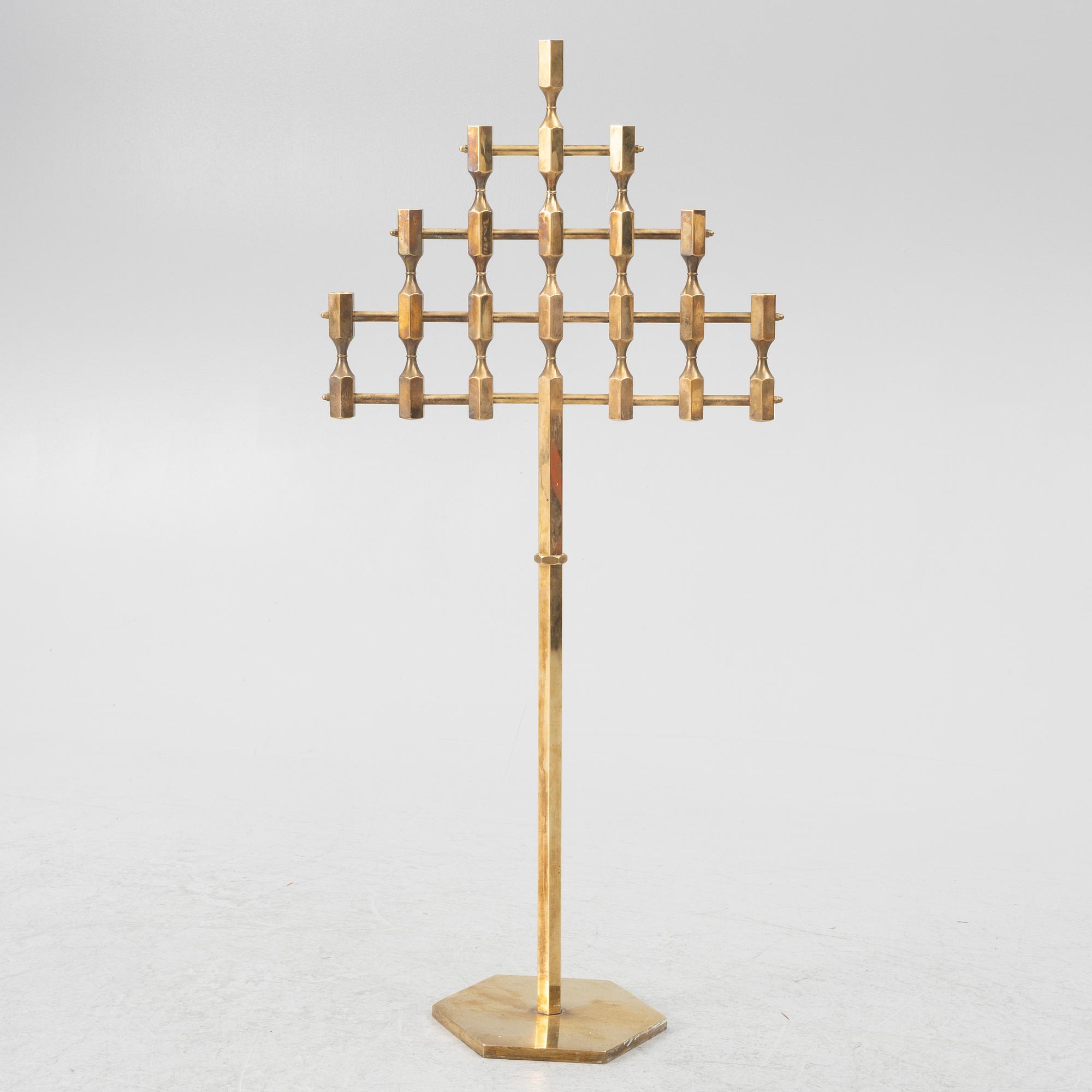 Golvkandelaber, mässing, Metallslöjden Gusum, 1900-talets andra hälft.