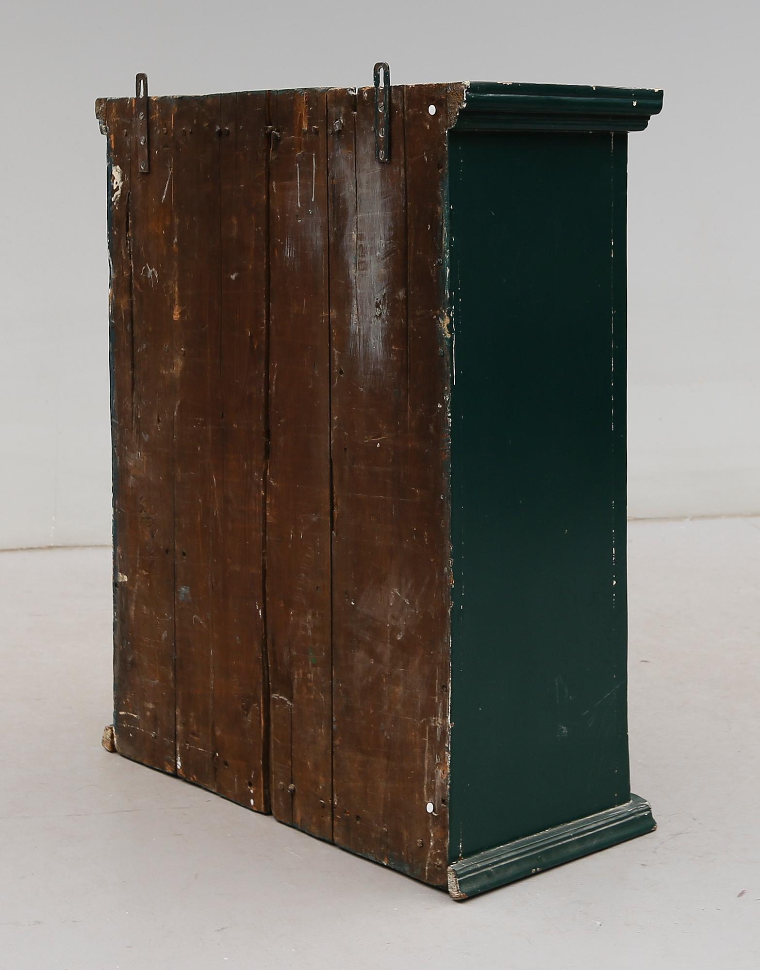 HÄNGSKÅP, allmoge, 1700-/1800-tal.