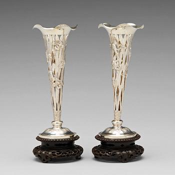 735. A pair of export silver vases by Luen Wo, Shanghai, early 20th Century.