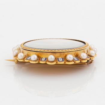 Miniatyrporträtt/brosch 18K guld med emaljdekor och pärlor.