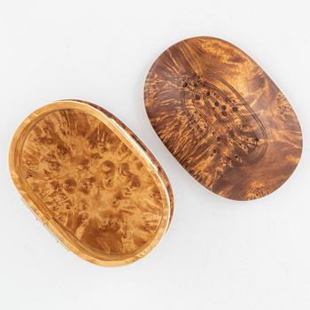 Esse Poggats, a birch and reindeer horn box, signed.