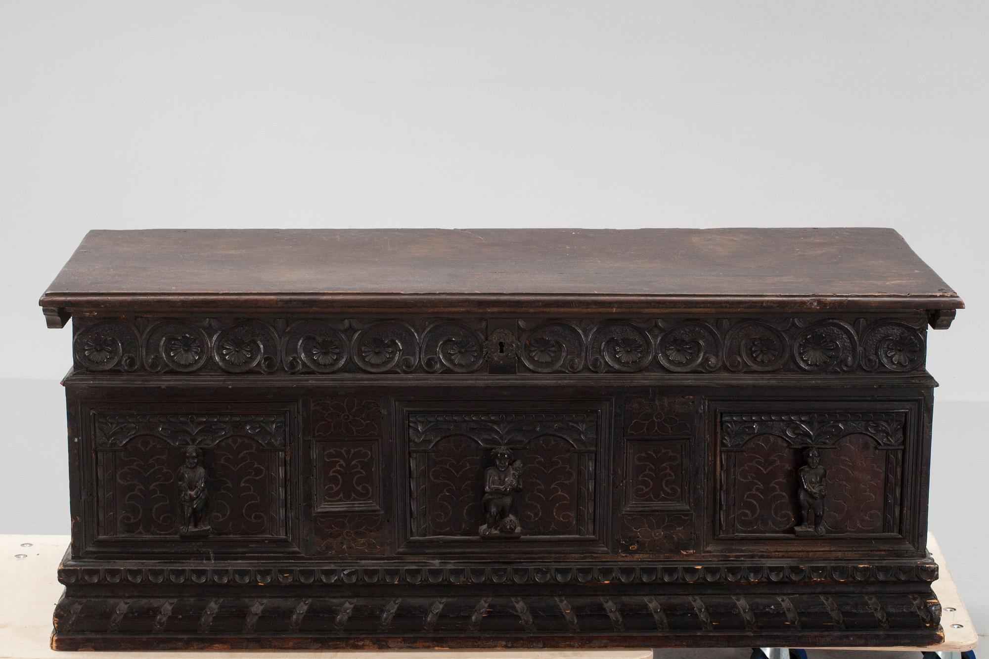 KISTA, Cassone-typ, renässansstil, 1800-tal.