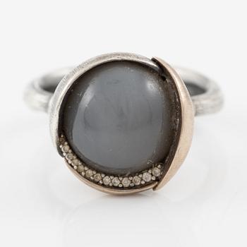 Charlotte Lynggaard, Ole Lynggaard, ring, silver, "Lotus" with cabochon-cut grey moonstone and brilliant-cut diamonds.