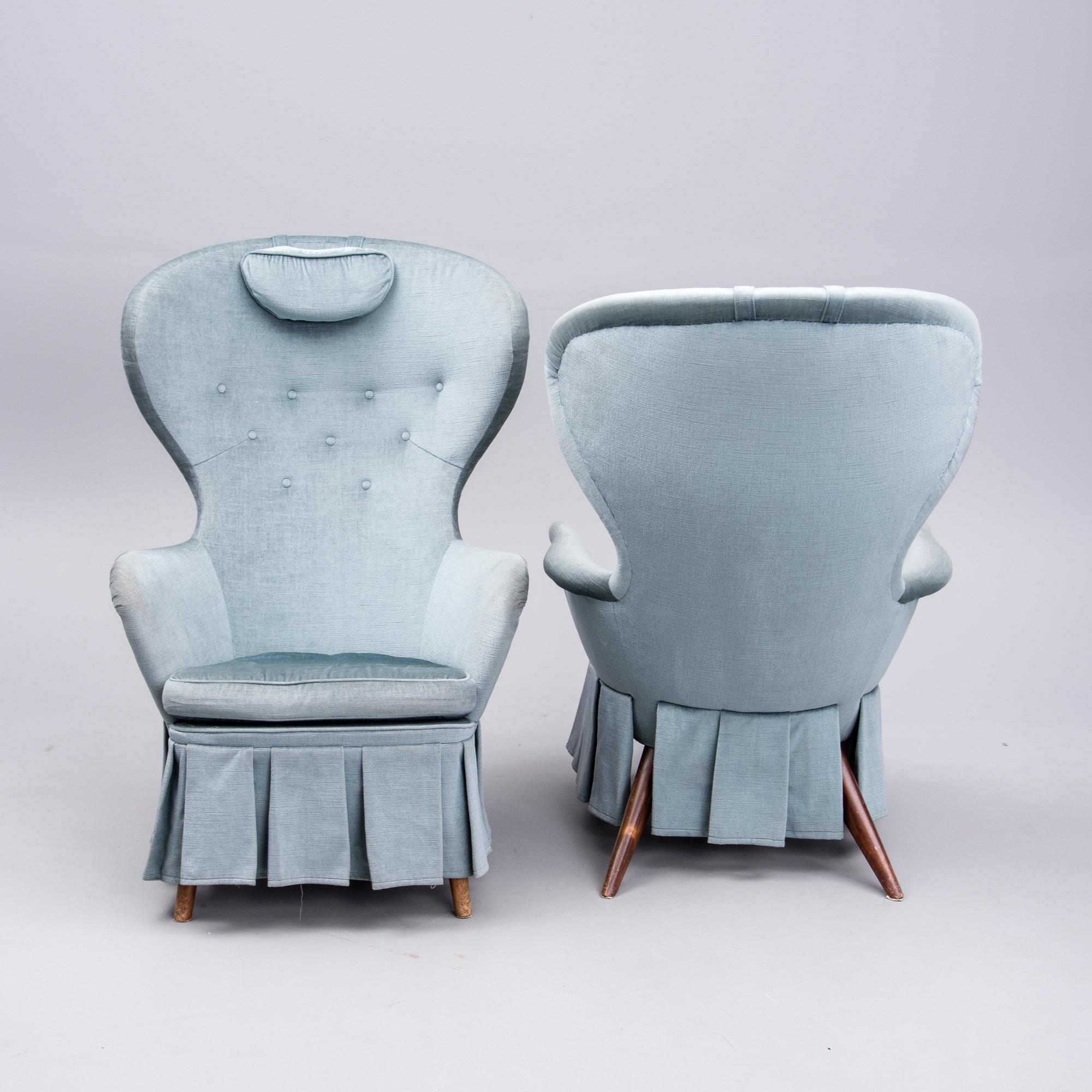 FÅTÖLJER, ett par, Hiort af Ornäs, Puunveisto, Helsingfors 1950-tal.