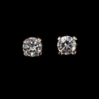 ÖRHÄNGEN, briljantslipade diamanter 0.20 ct. H/vs. 18K guld.