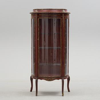 A Louis XV style cabinet, first half of the 20th century.
