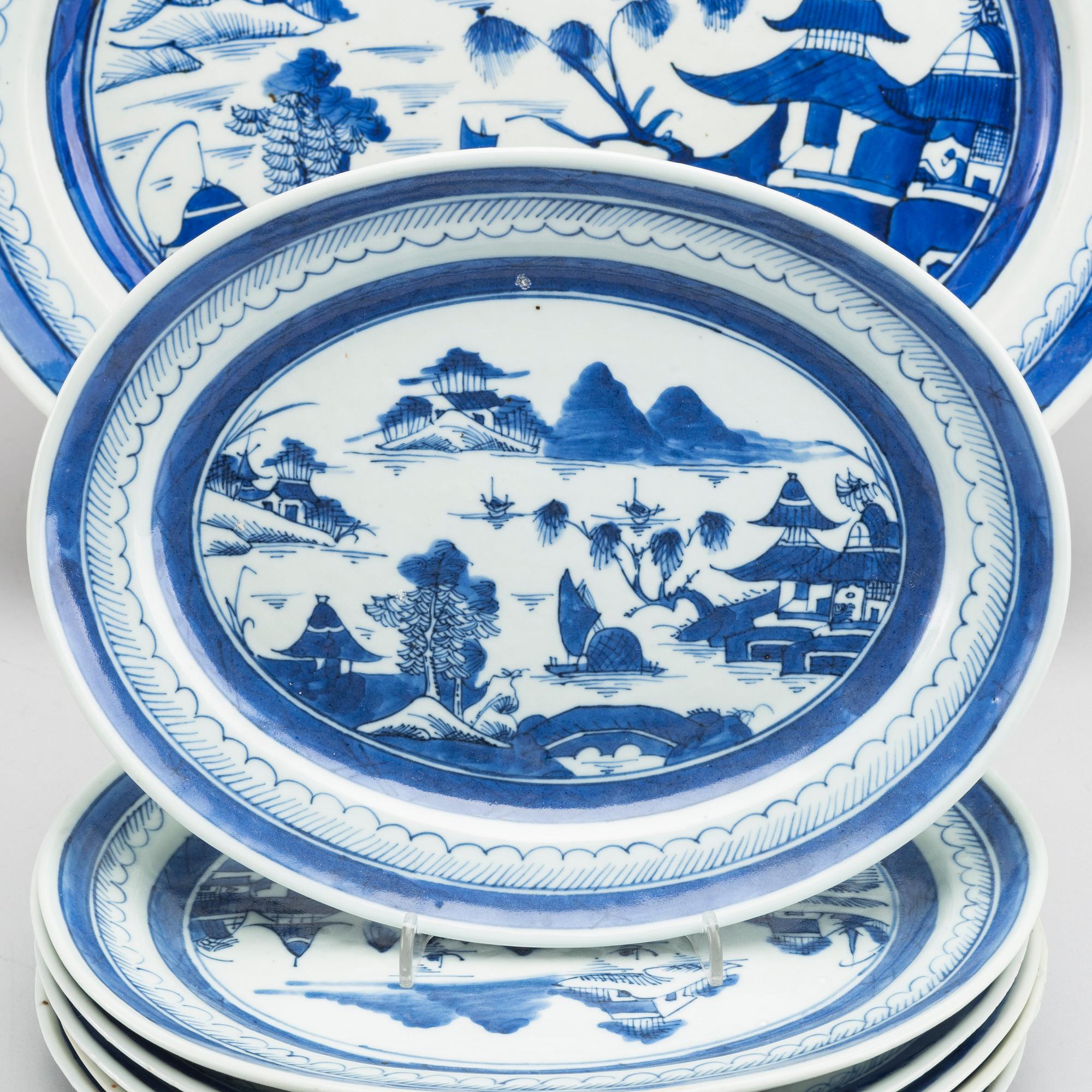 A set of six plus one Chinese porcelain serving dishes around 1800.
