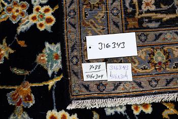 A carpet, Kashan, ca 416 x 304 cm.