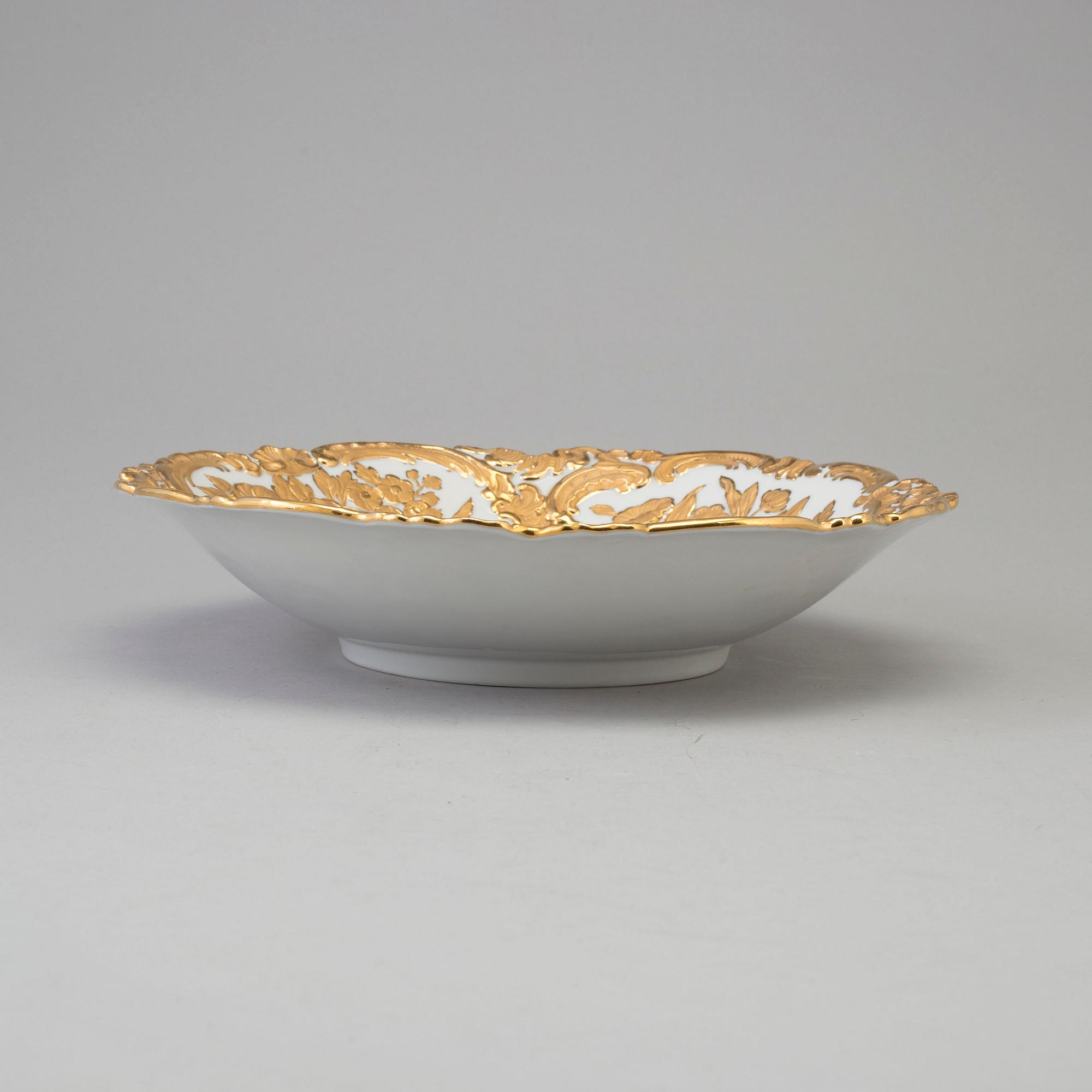 A mid-20th century  Meissen bowl.
